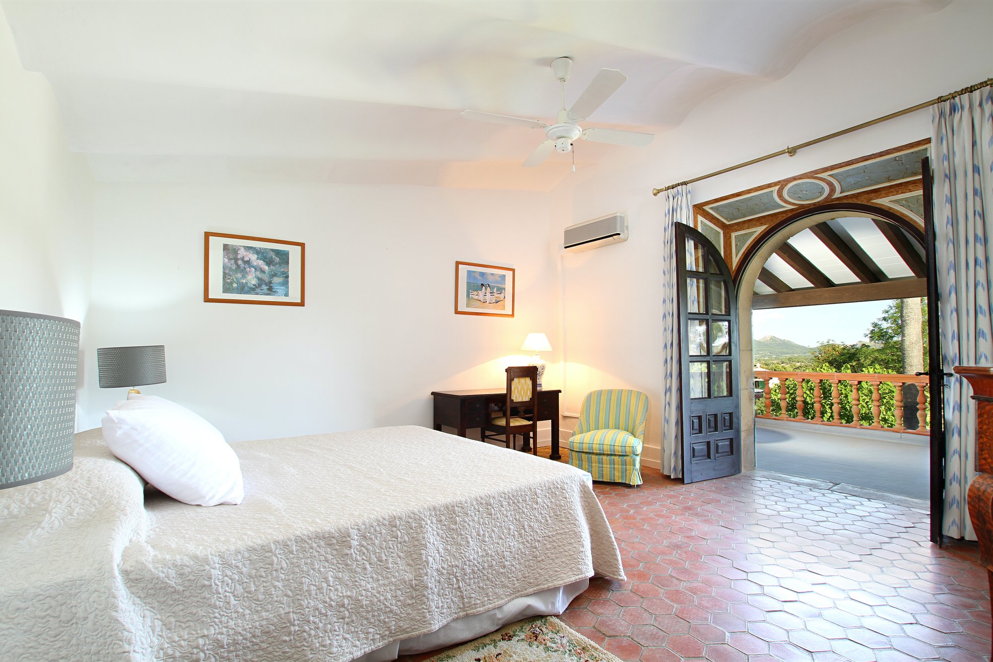 Napolitano · bedroom
