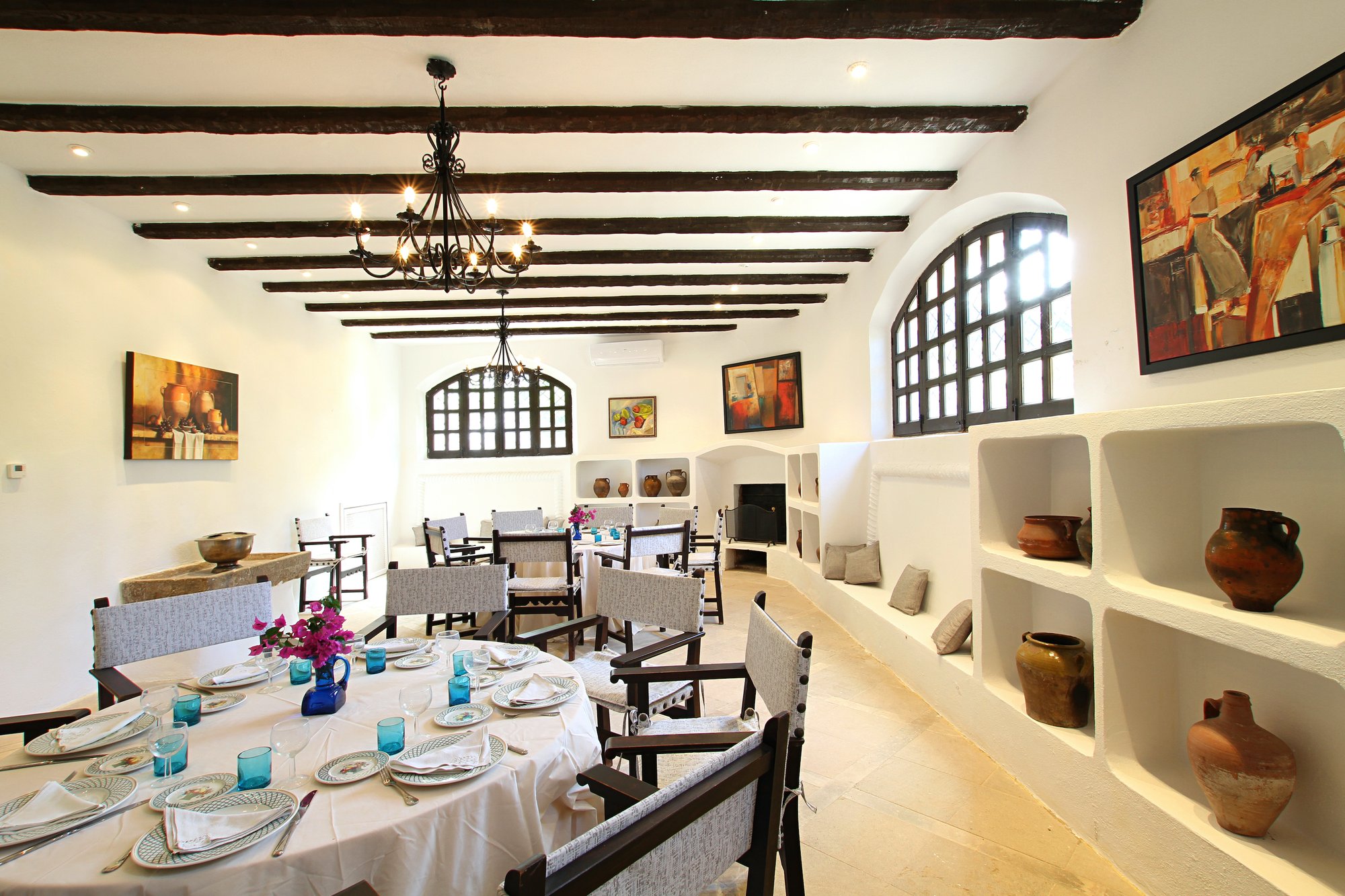 Napolitano · dining room