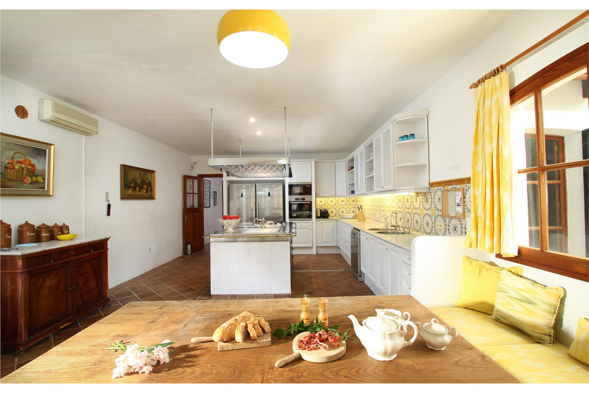 Kitchen dining