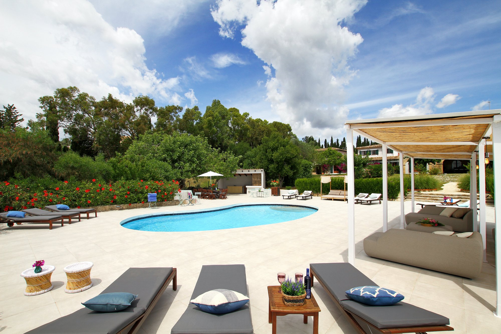 Napolitano · pool