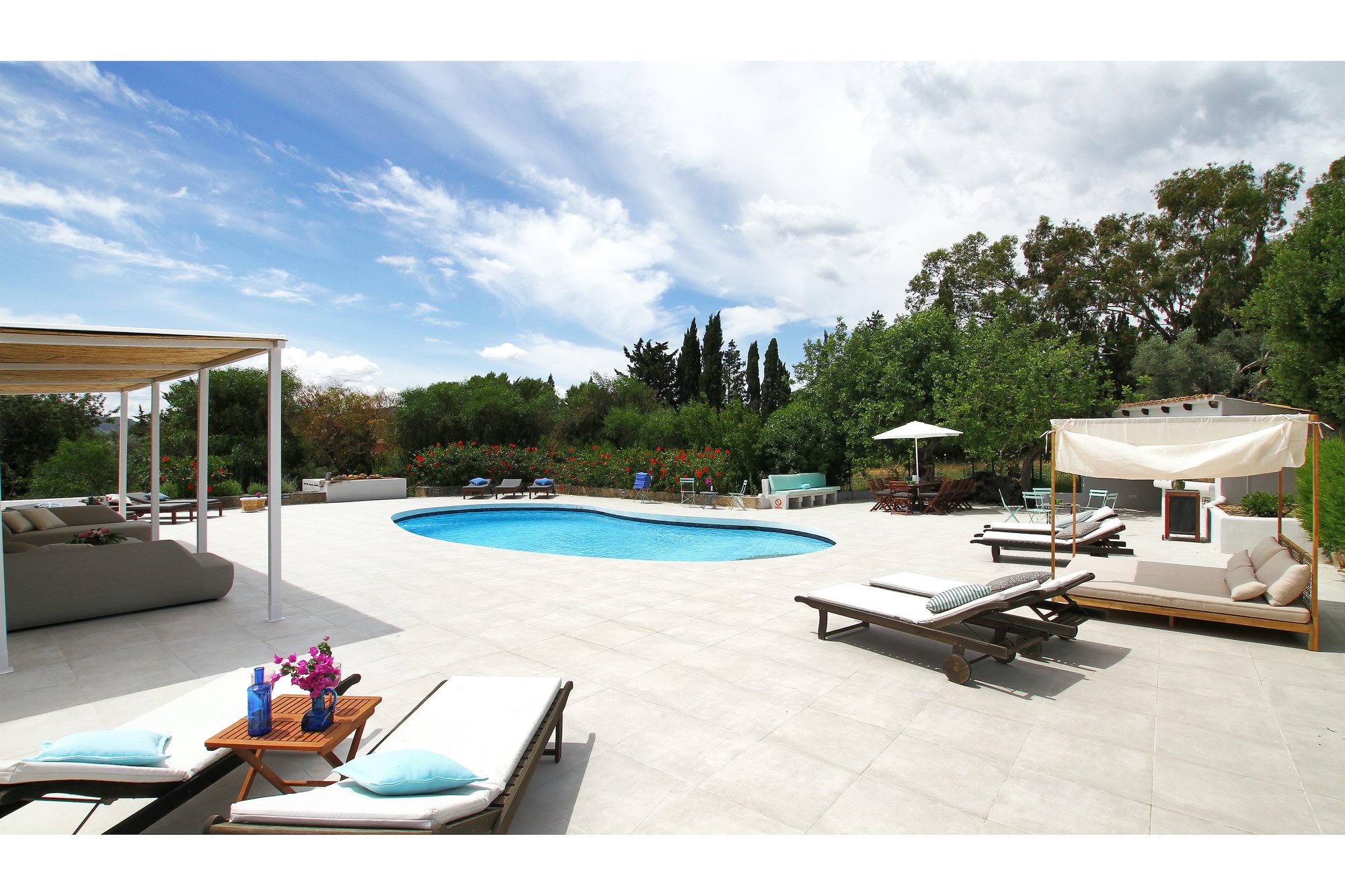 The pool · Napolitano