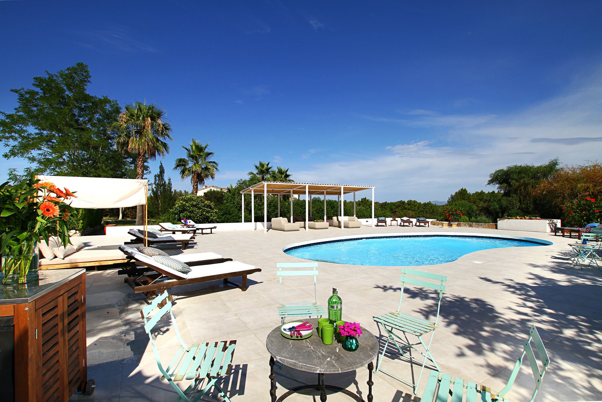 The pool · Napolitano