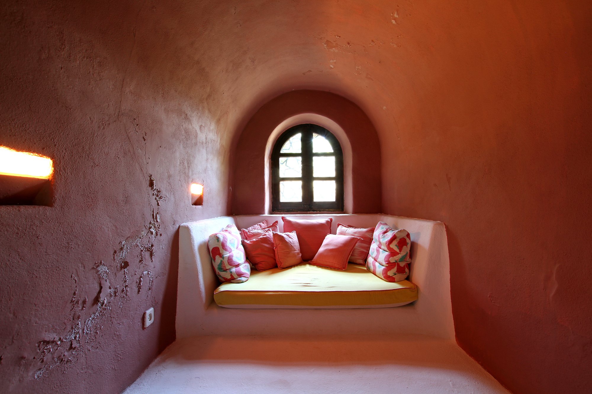 Alcove sitting room